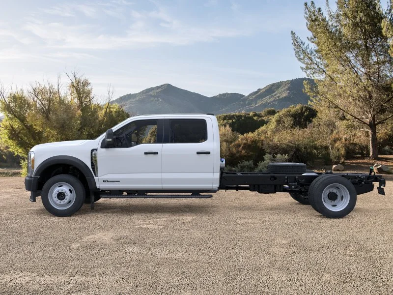 New 2026 Oxford White Ford F-550® XL image 26