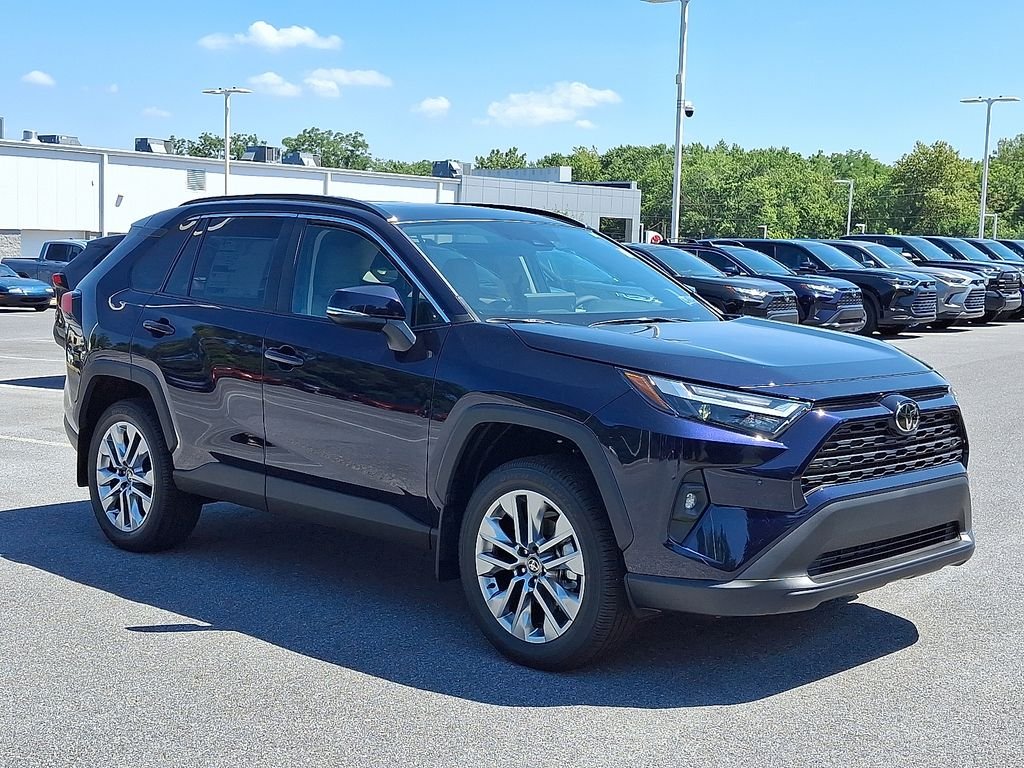 2025 Toyota RAV4 XLE Premium - Photo 7