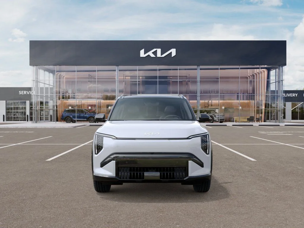 New 2027 Snow White Pearl Kia GT AWD image 2