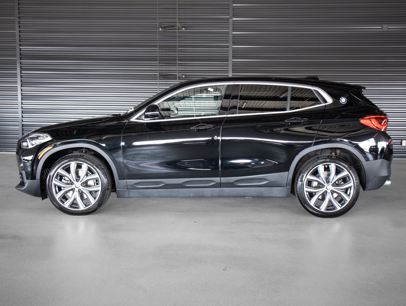 Used 2020 Jet Black BMW sDrive28i image 12