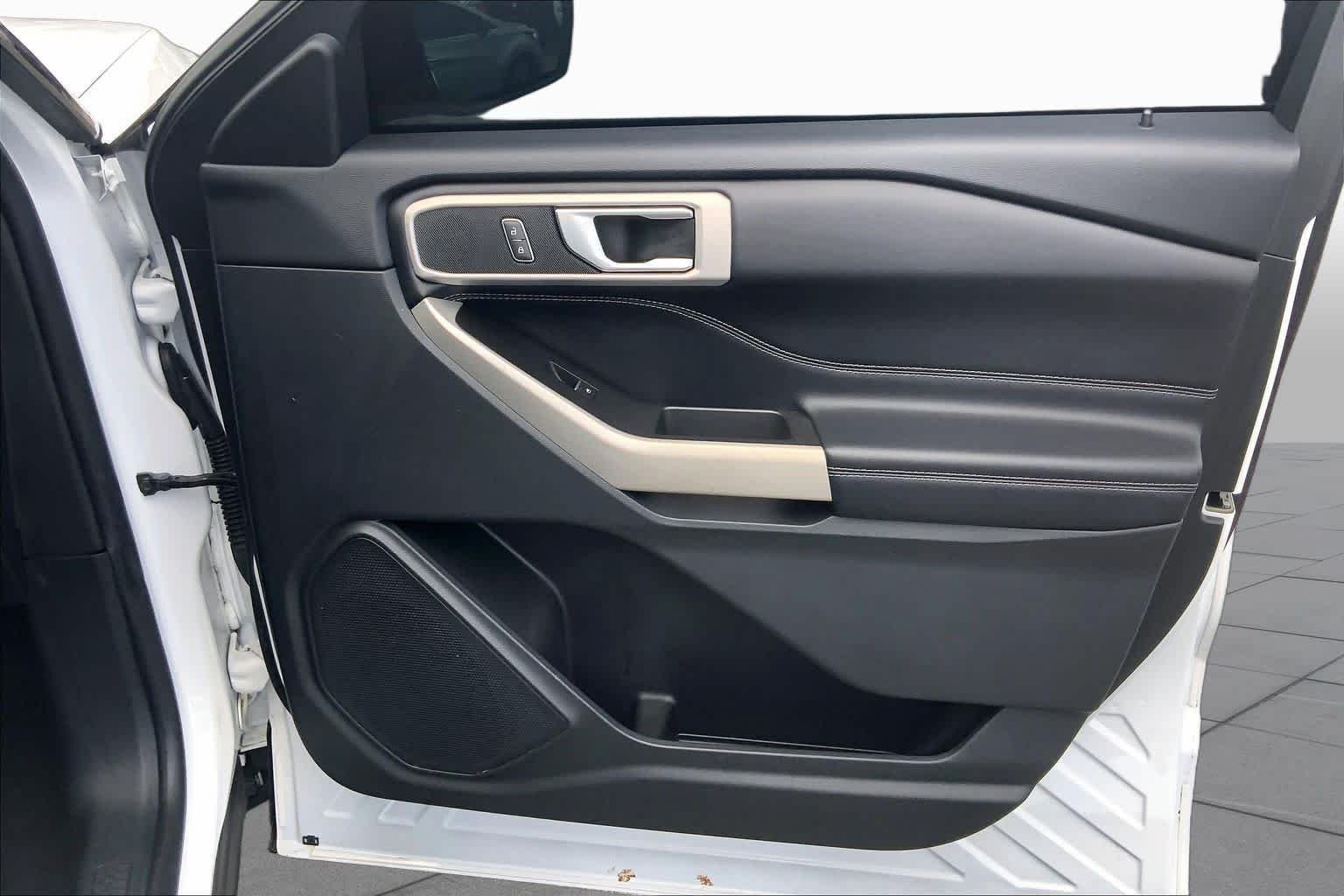 Used 2022 Oxford White Ford XLT image 23