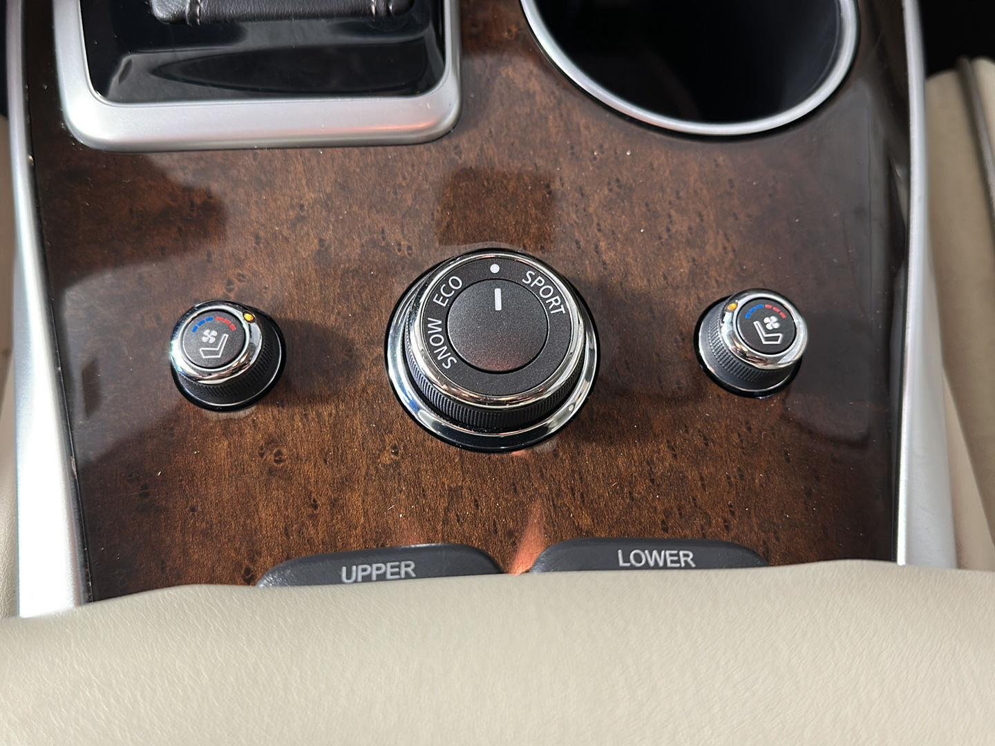 Used 2020 Graphite Shadow INFINITI LUXE image 9