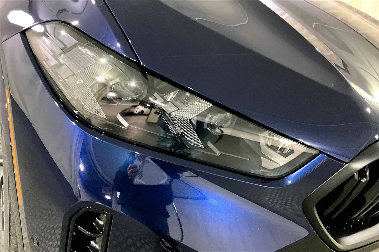 New 2026 Tanzanite Blue II Metallic BMW M60i image 16