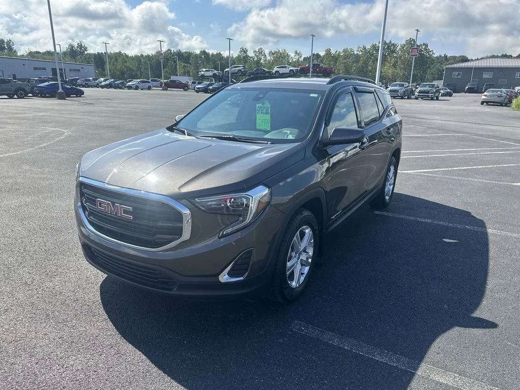 Used 2020 Gray GMC SLE image 4