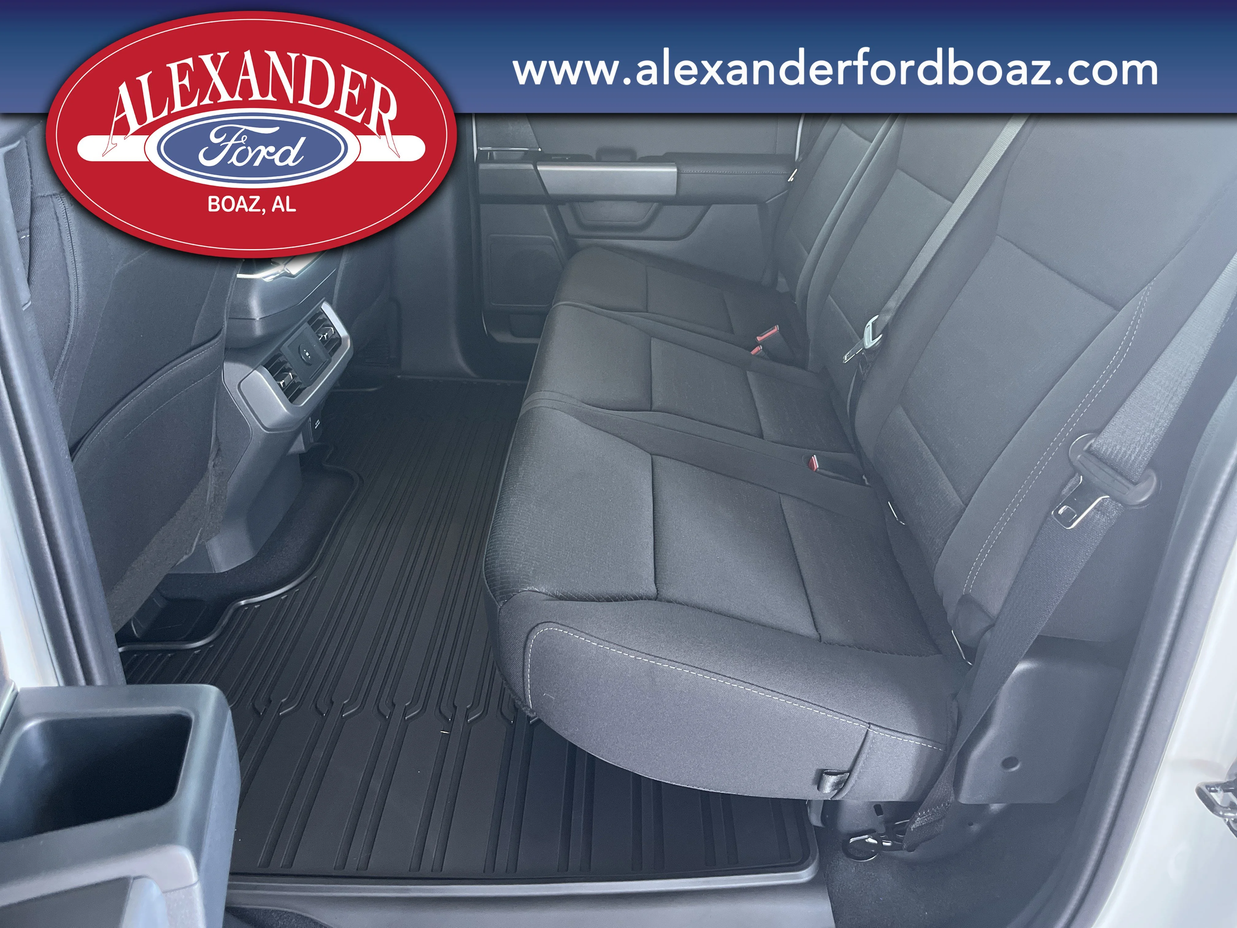 New 2026 Oxford White Ford XLT image 16