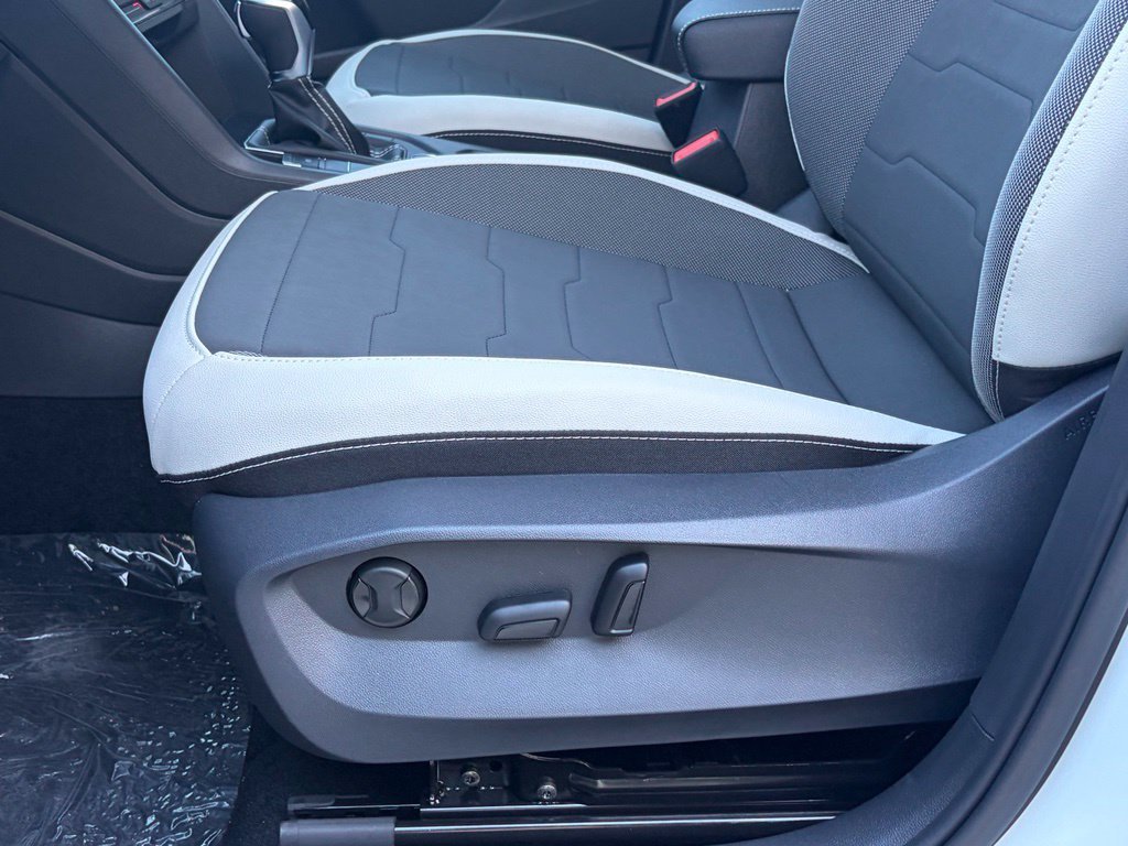 New 2026 Pure White Volkswagen 1.5T SE image 12