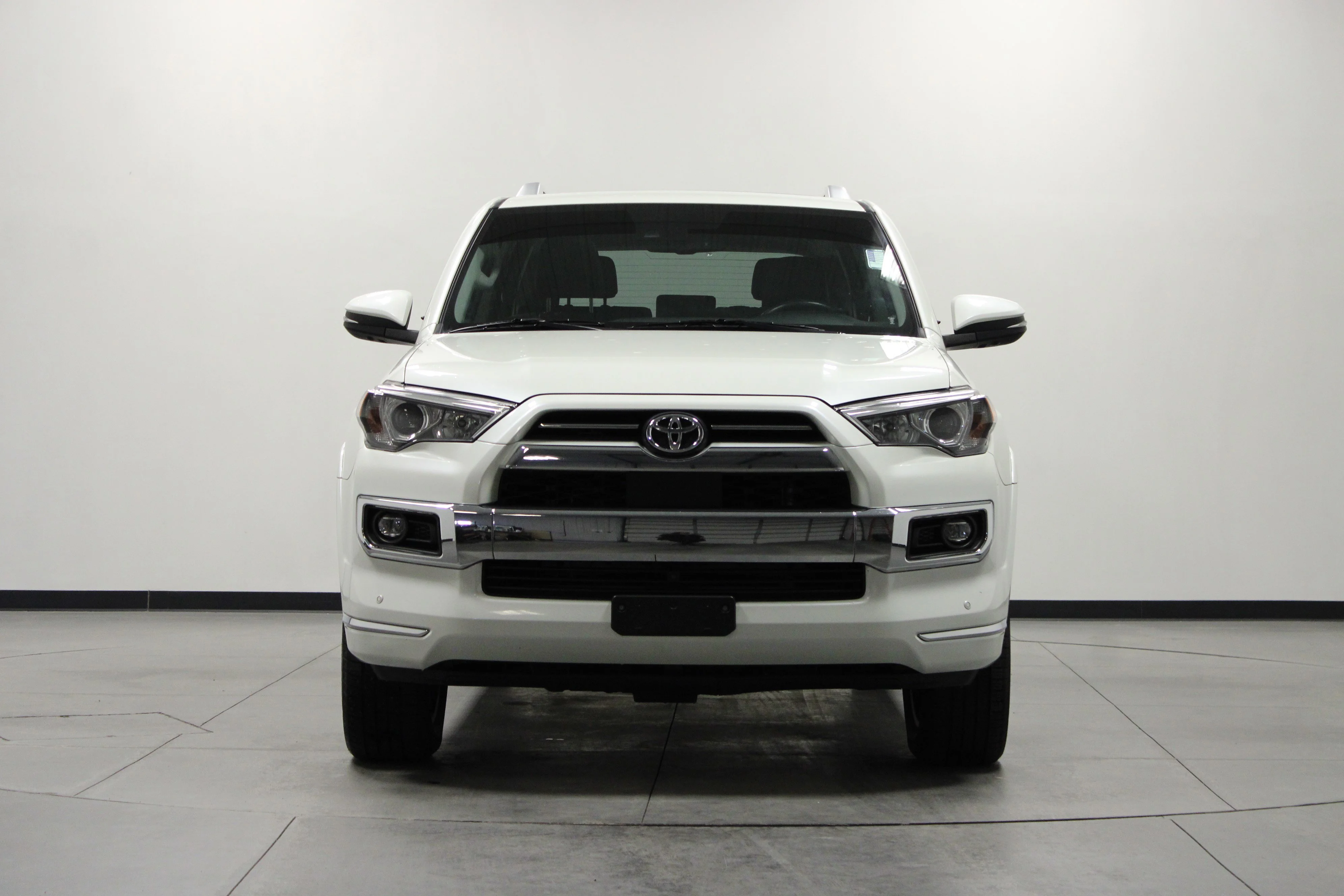 Used 2023 Blizzard Pearl Toyota Limited image 9