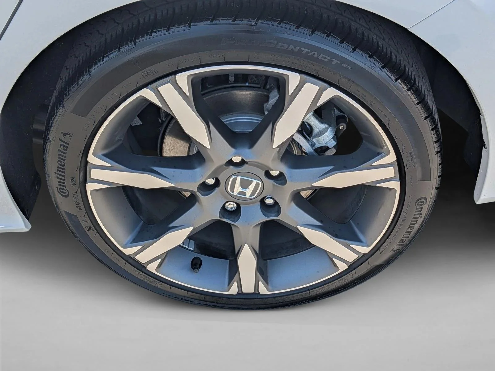 Used 2025 Platinum White Pearl Honda Sport Touring image 22