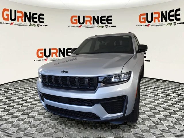 New 2026 Silver Zynith Exterior Paint Jeep Laredo Altitude image 4