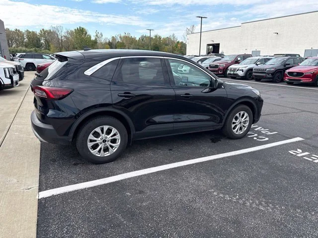 Used 2023 Black Ford Active image 7
