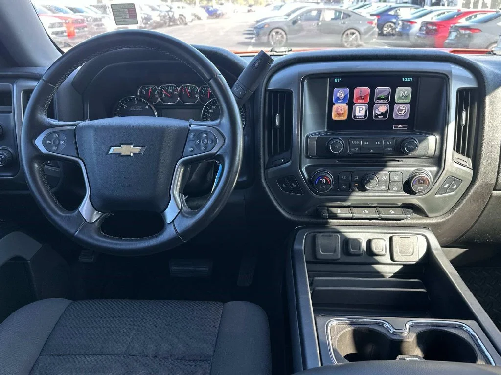 Used 2016 Red Chevrolet LT image 18