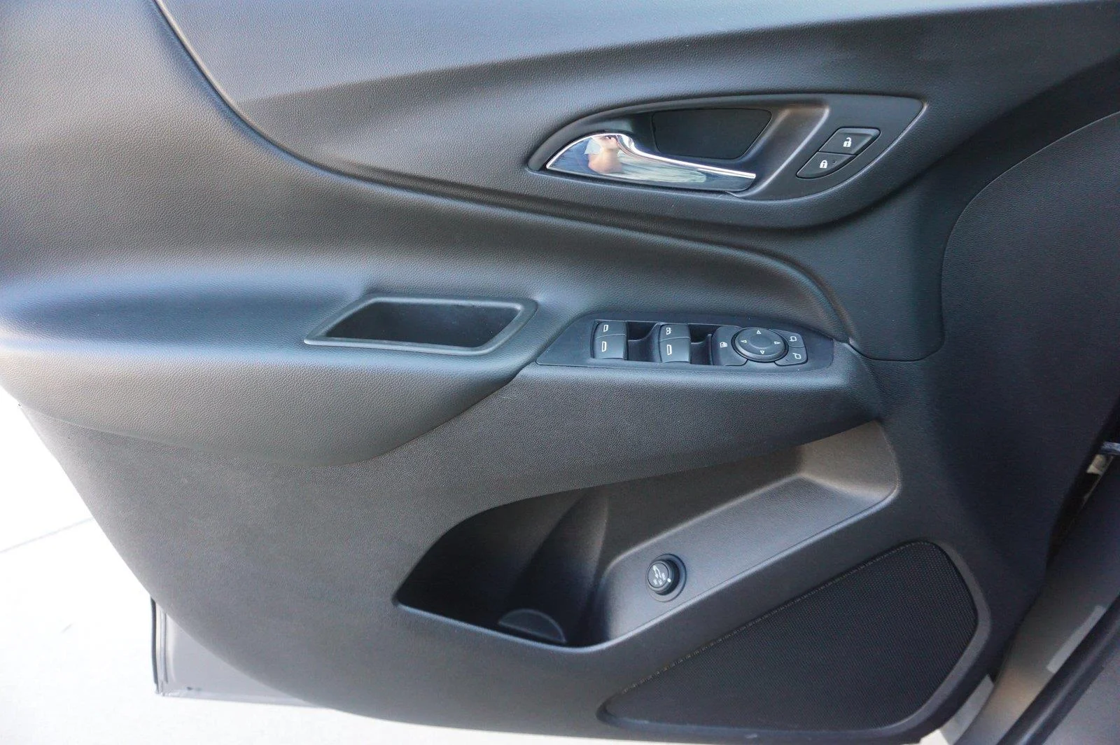 Used 2018 BEIGE Chevrolet LT image 19