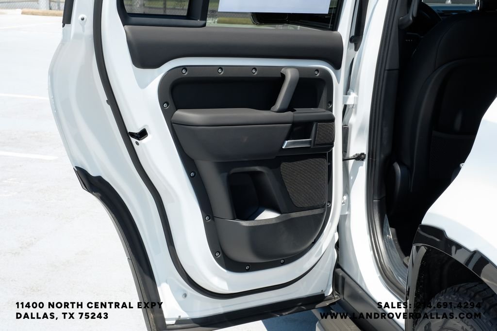 New 2026 Fuji White Land Rover X-Dynamic SE image 48