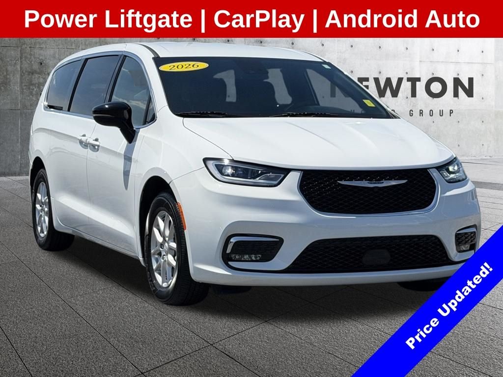 2026 Chrysler Pacifica Select's photo