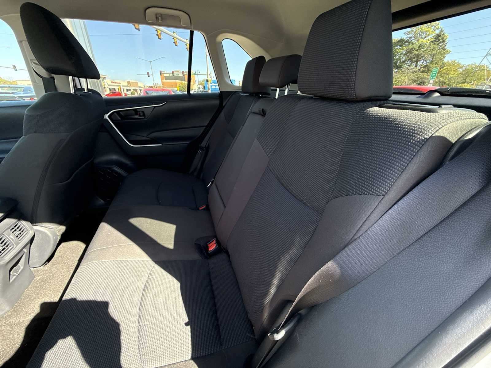 2025 Toyota RAV4 LE - Photo 22