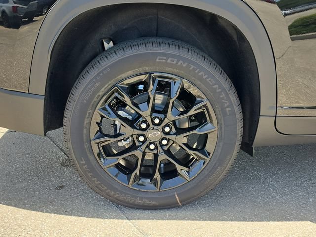 New 2026 Mosaic Black Metallic Chevrolet LT image 5