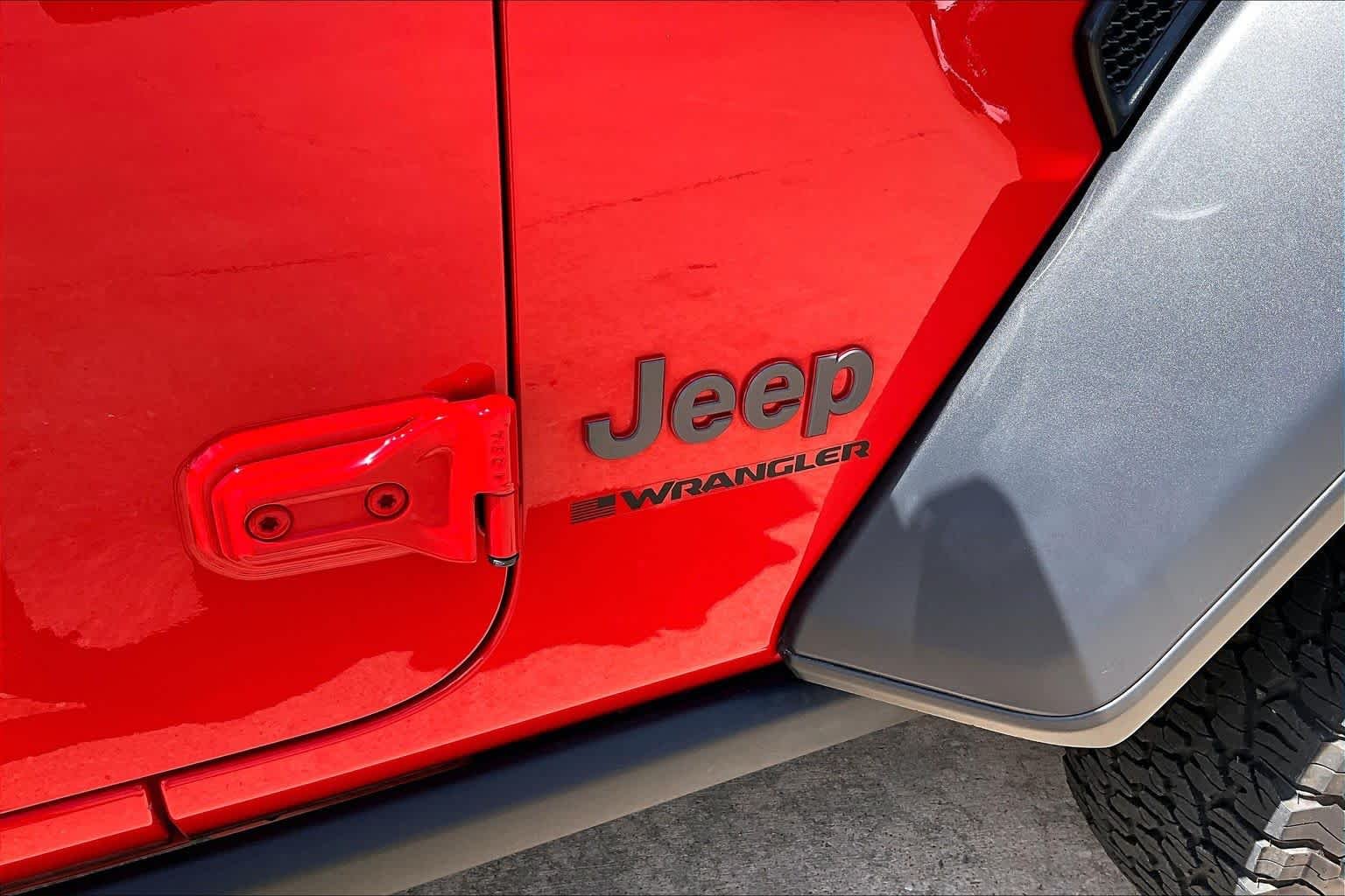 Used 2024 Firecracker Red Clearcoat Jeep Rubicon image 21
