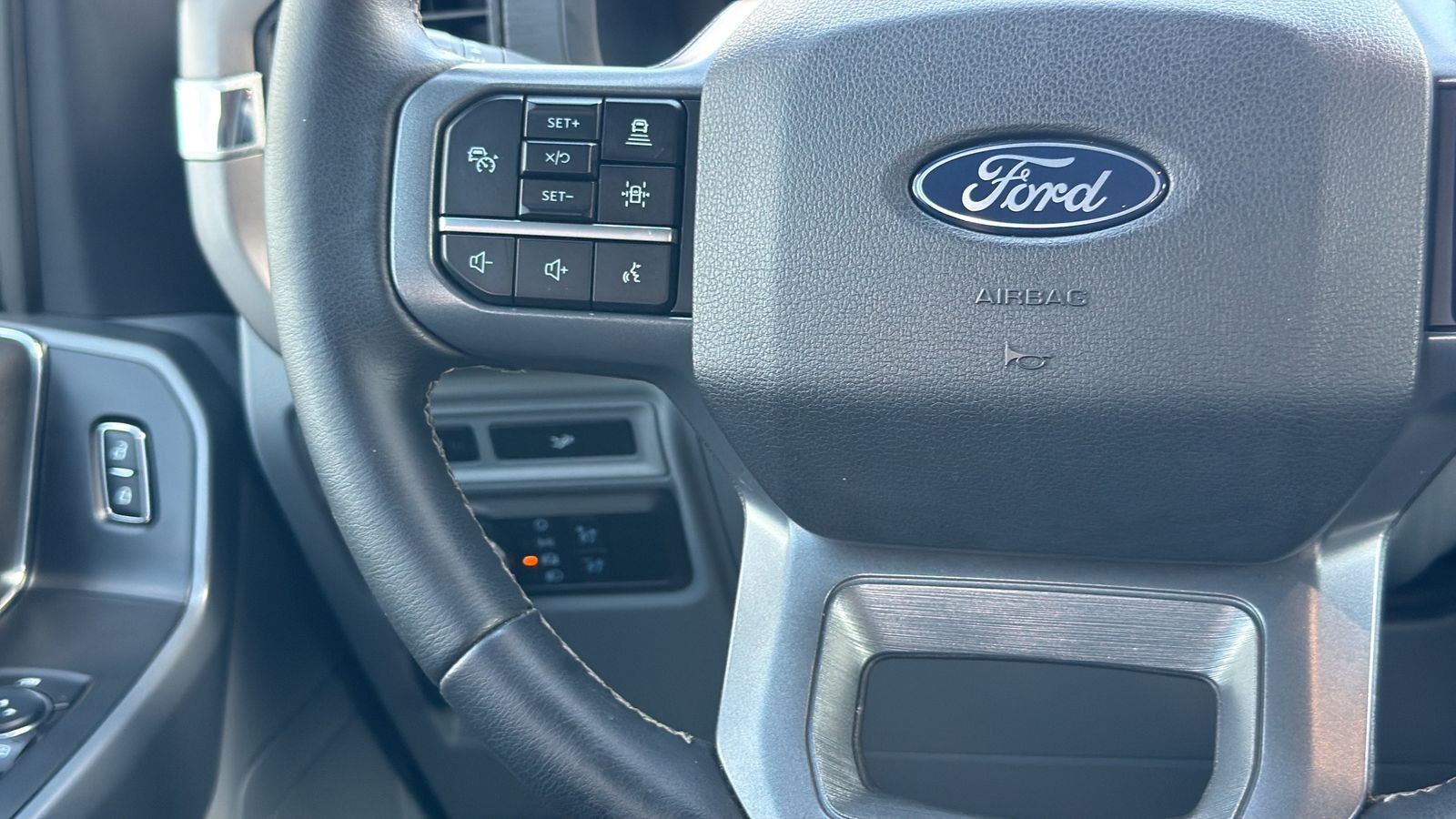 Used 2024 Blue Ford XLT image 16