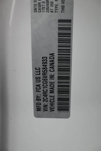 New 2027 Bright White Clear-Coat Exterior Paint Chrysler LX image 29