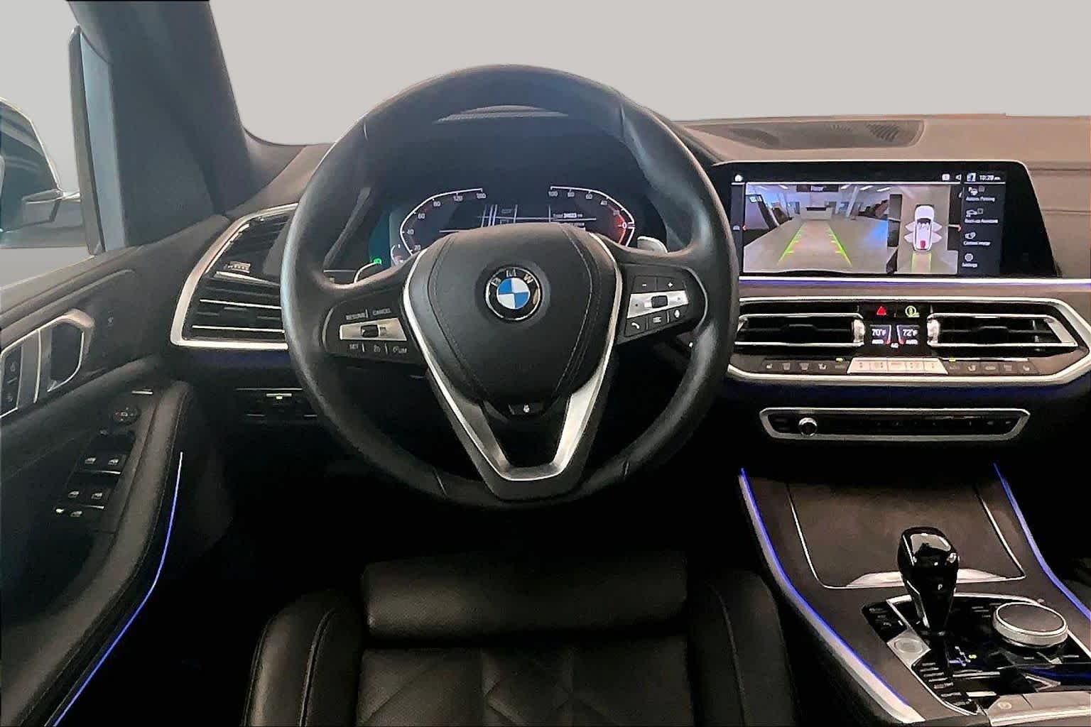 Used 2023 Alpine White BMW sDrive40i image 5