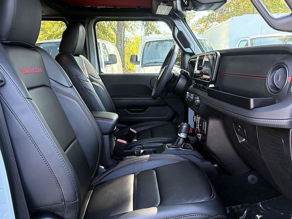Used 2024 Earl Clearcoat Jeep Rubicon X image 13