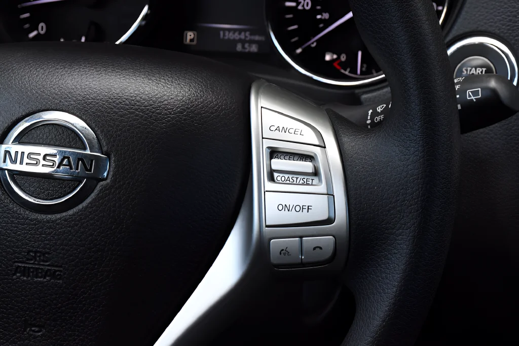 Used 2016 Gray Nissan SV image 19