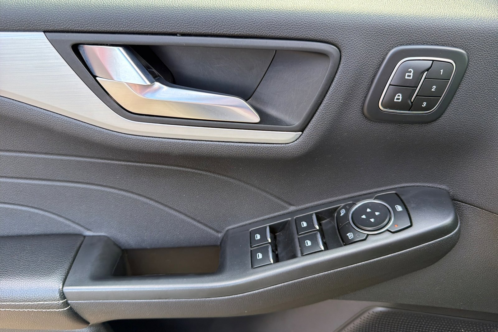 Used 2024 Blue Ford Platinum image 9