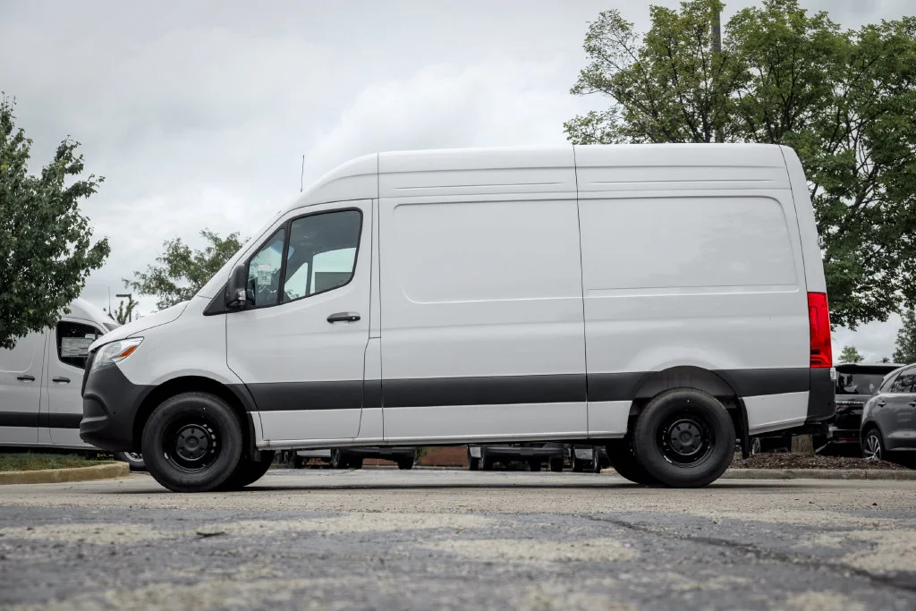 New 2026 Arctic+White Mercedes-Benz Cargo 144 WB image 3