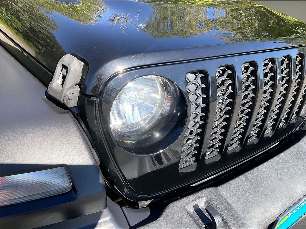 Used 2020 Black Jeep Sport image 31