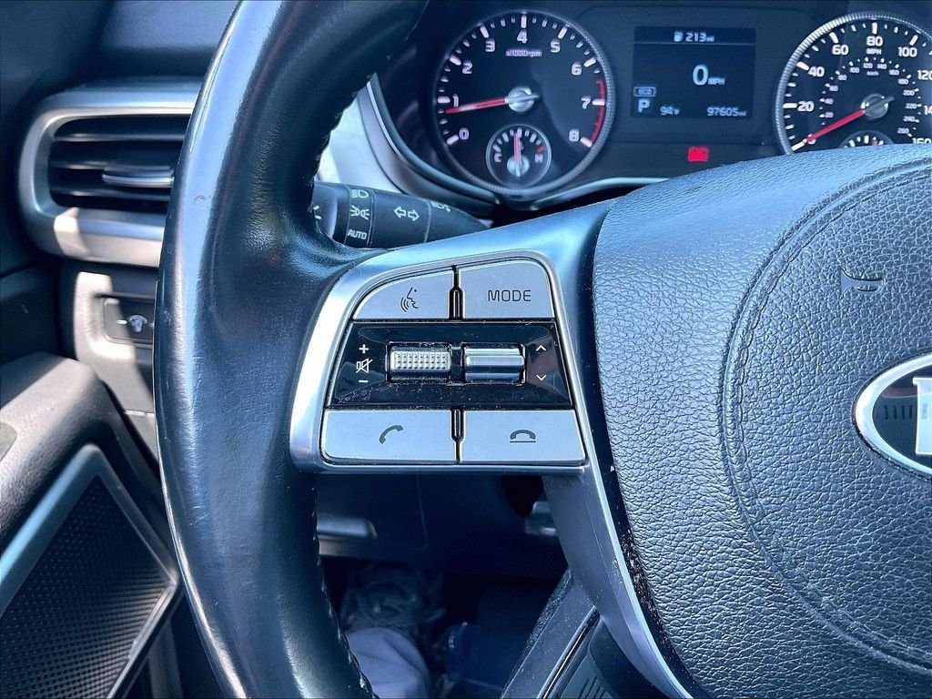 Used 2020 Snow White Pearl Kia LX image 22