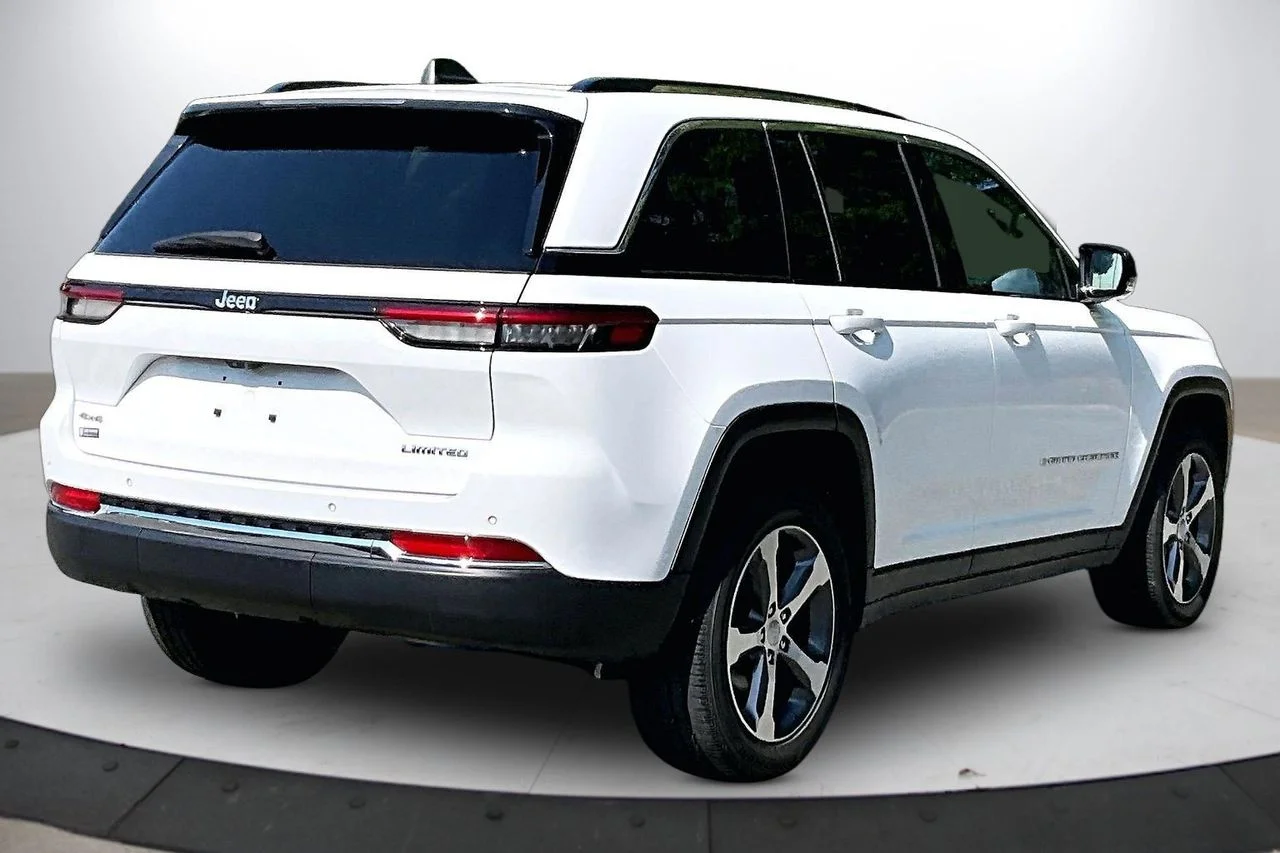 Certified Used 2023 White Jeep Limited image 9