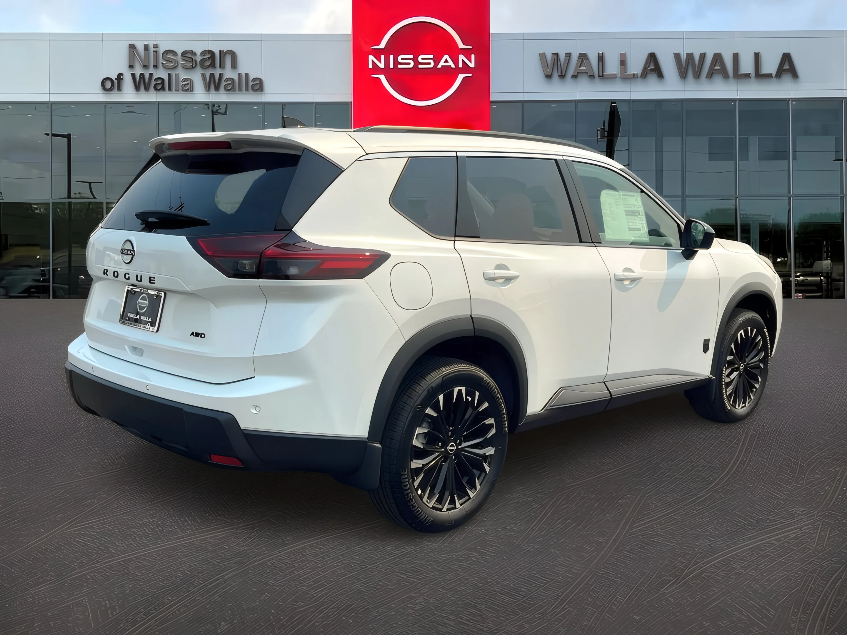 New 2026 Everest White Pearl Tricoat Nissan Dark Armor image 7
