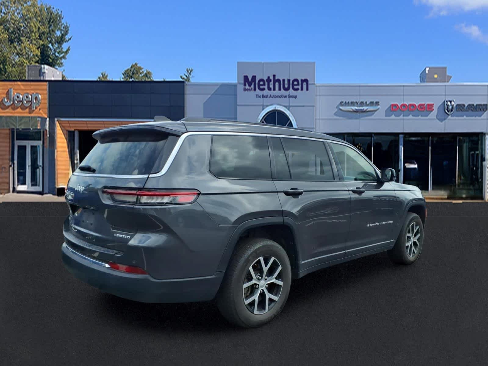 Used 2024 Baltic Gray Metallic Clearcoat Jeep Limited image 5