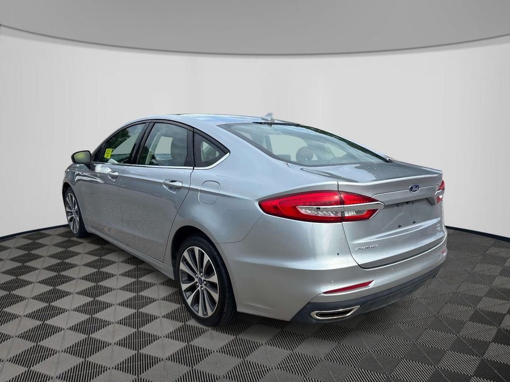 Used 2020 Silver Ford SE image 3