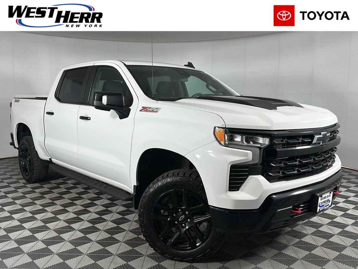 Used 2022 Summit White Chevrolet LT Trail Boss image 1