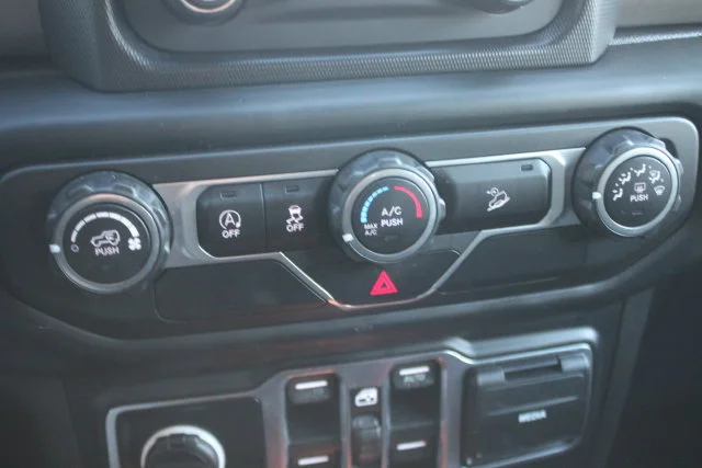 Used 2019 Gray Jeep Unlimited Sport S image 7