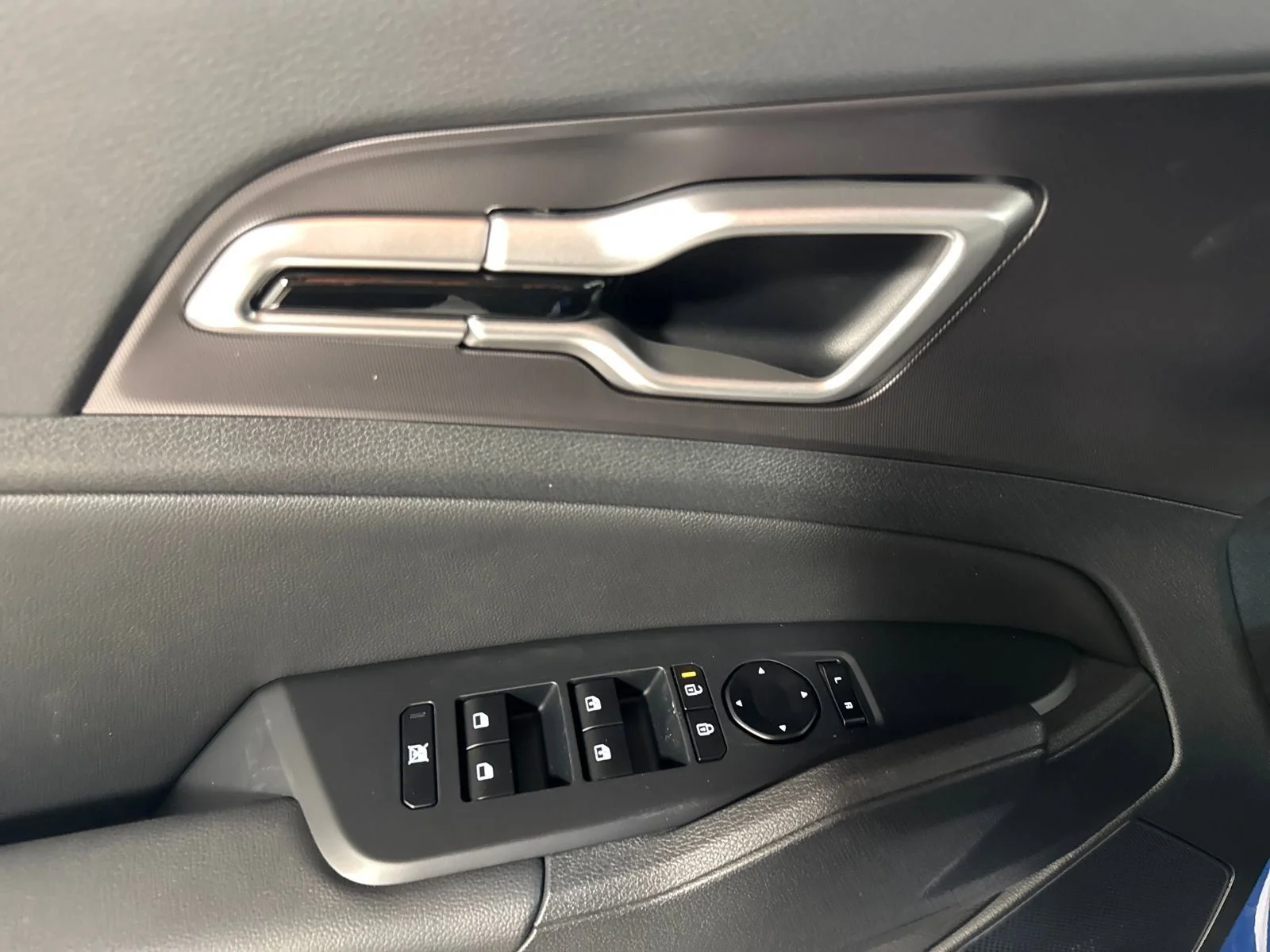 New 2026 Glacial White Pearl Kia EX image 25