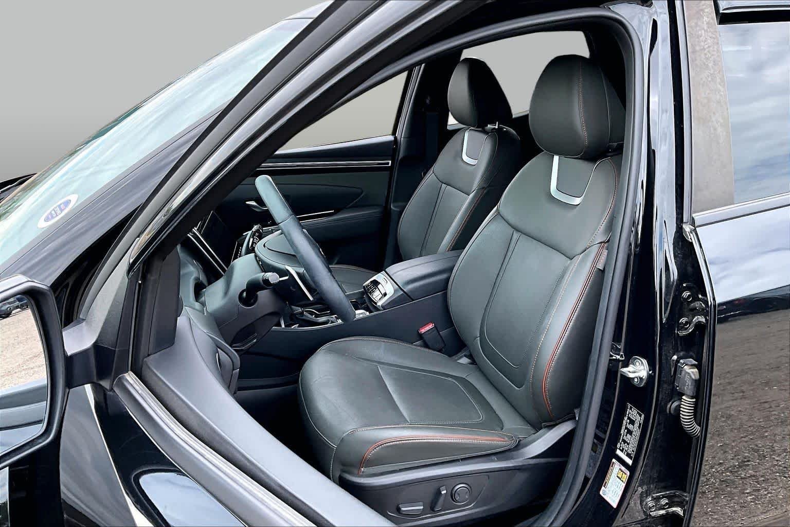 Used 2024 Phantom Black Hyundai Limited image 6