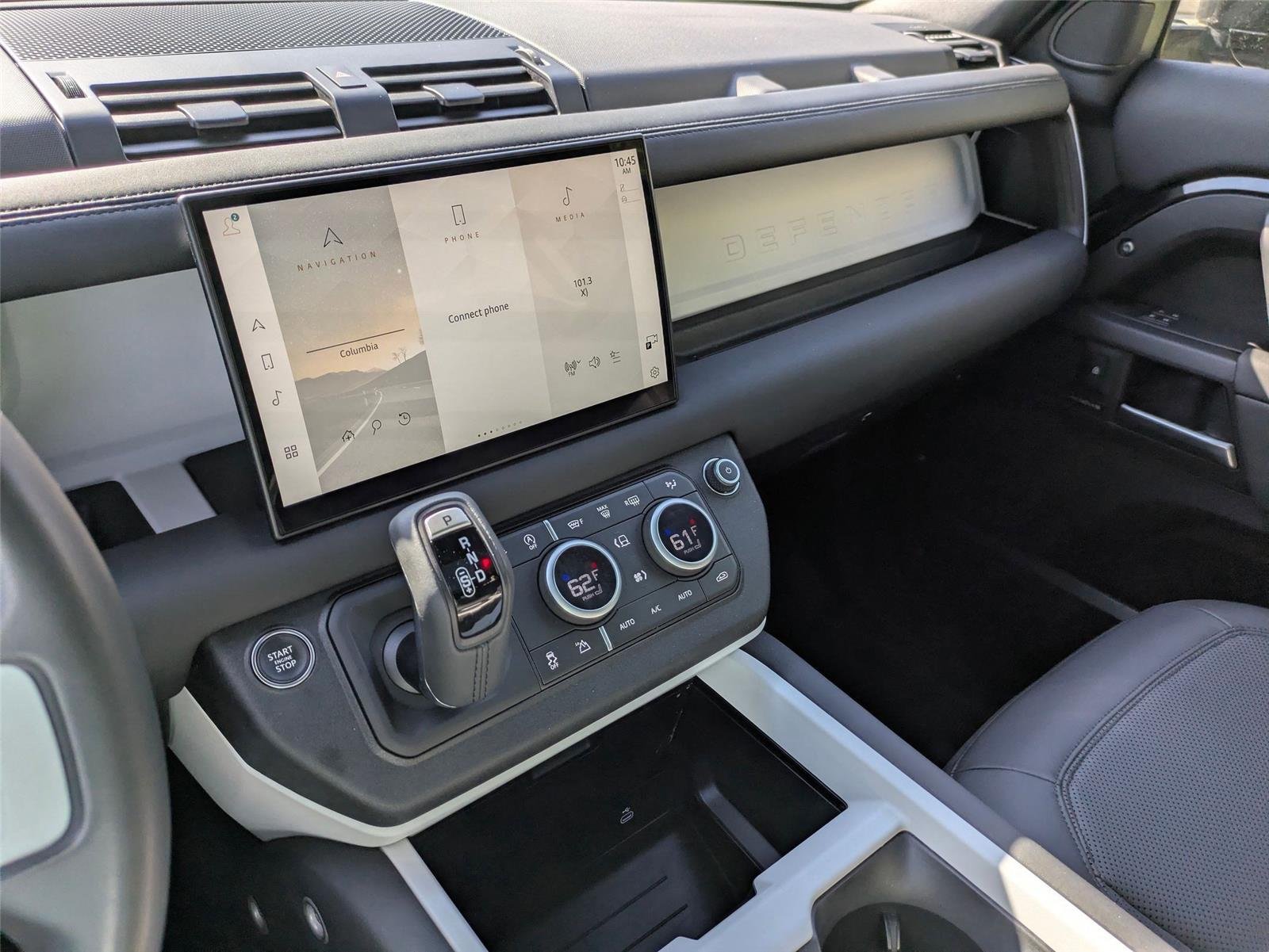 Used 2025  Land Rover S image 20