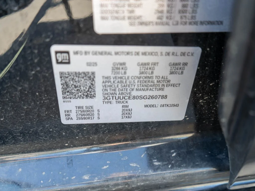 Used 2025 Black GMC Elevation image 27