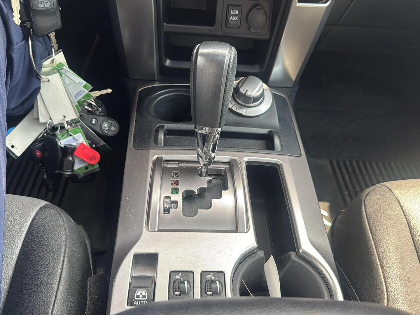 Used 2019 Magnetic Gray Metallic Toyota SR5 Premium image 10
