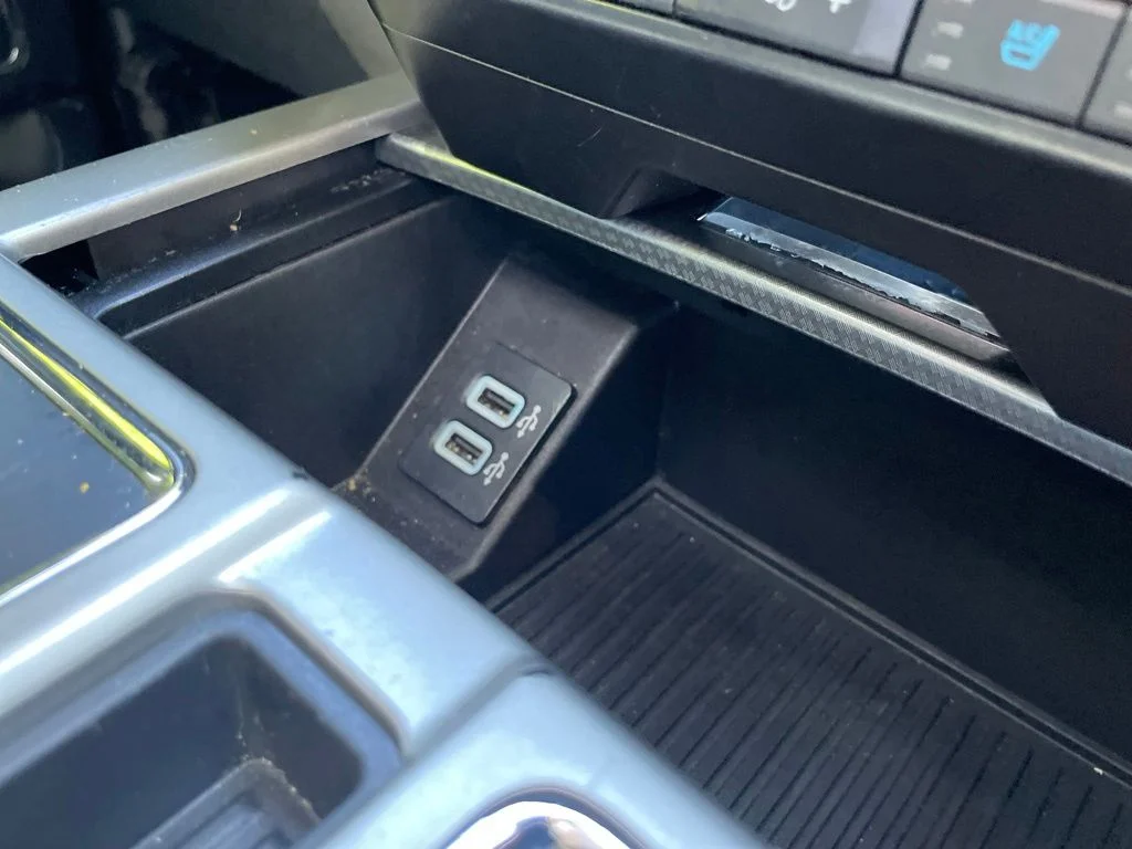 Used 2017 Magnetic Ford Lariat image 27