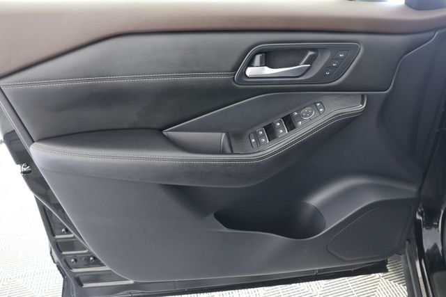Used 2023 Black Nissan SL image 26