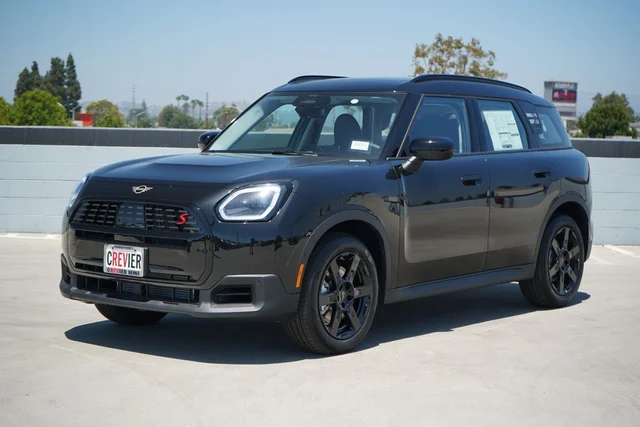 2027 MINI Countryman Signature Plus