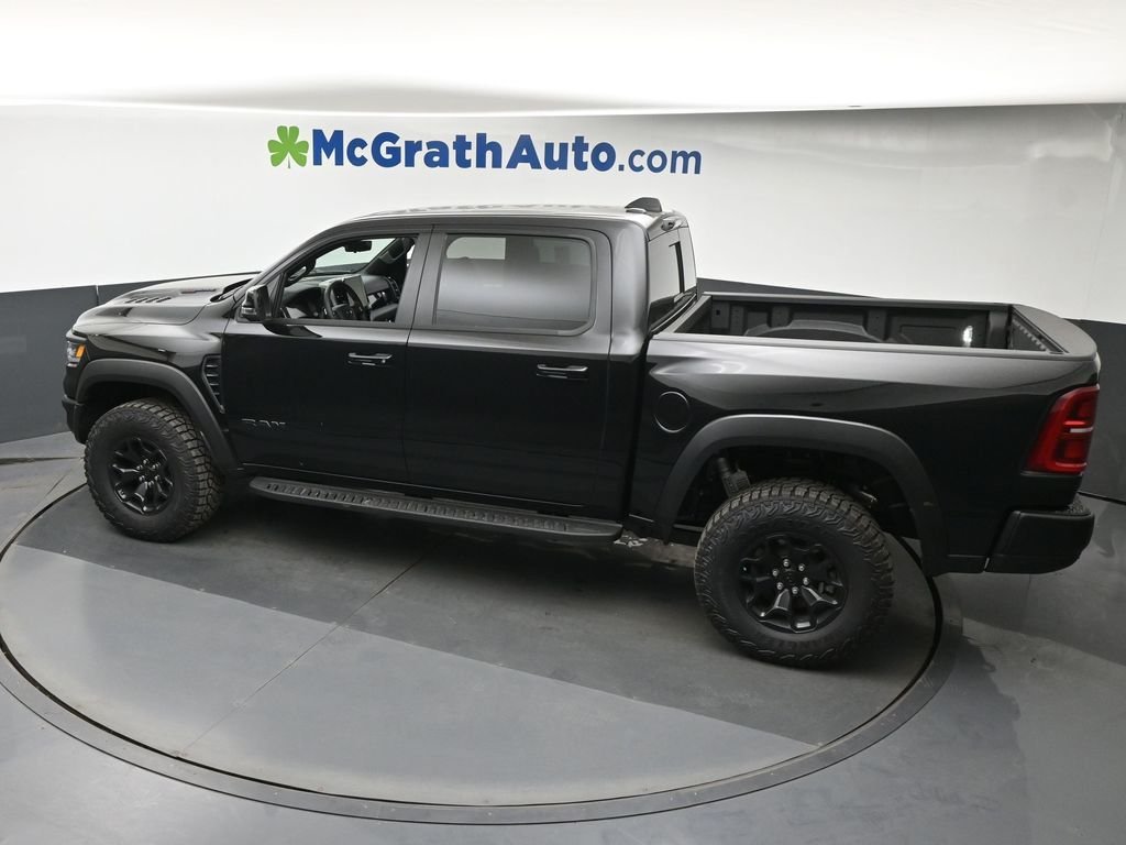 New 2026 Diamond Black Crystal Pearl-Coat Exterior Paint RAM RHO image 25
