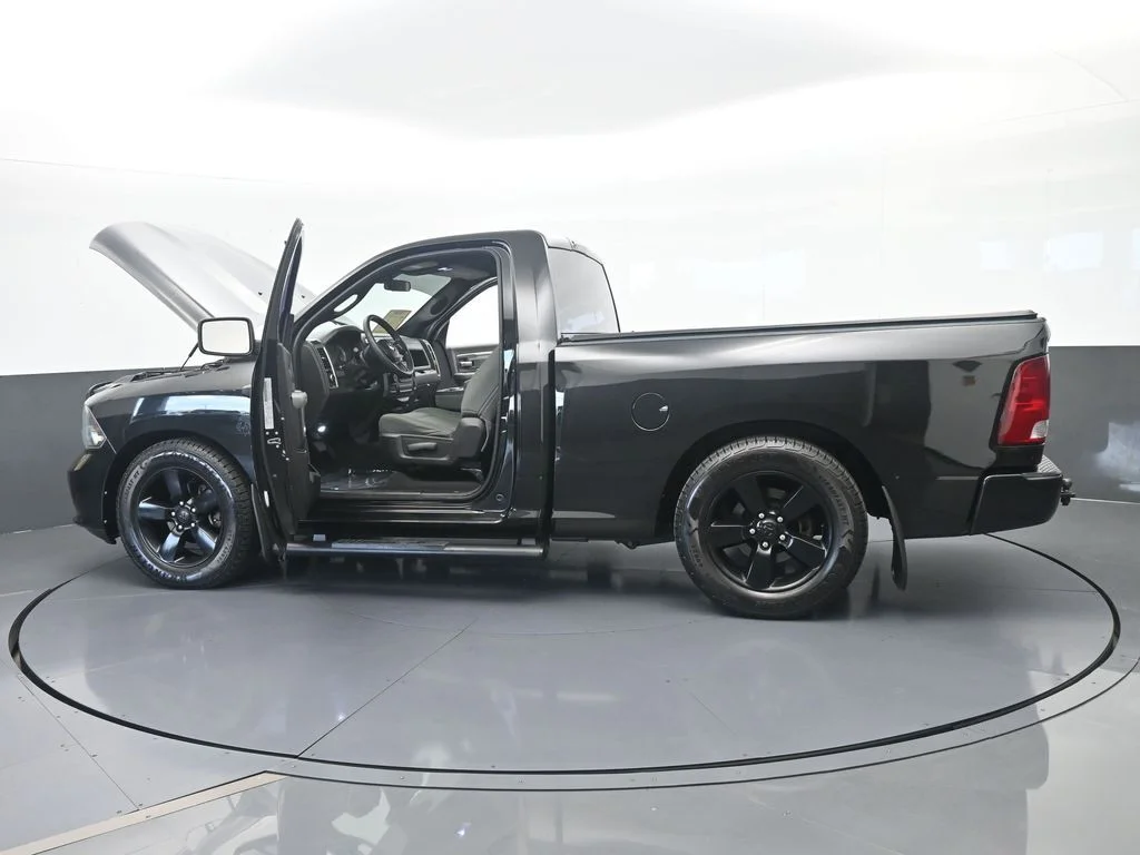 Used 2018 Brilliant Black Crystal Pearlcoat Ram Express image 70