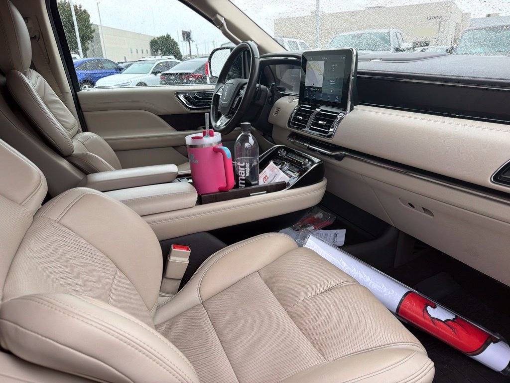 Used 2021 Blue Lincoln Reserve image 13