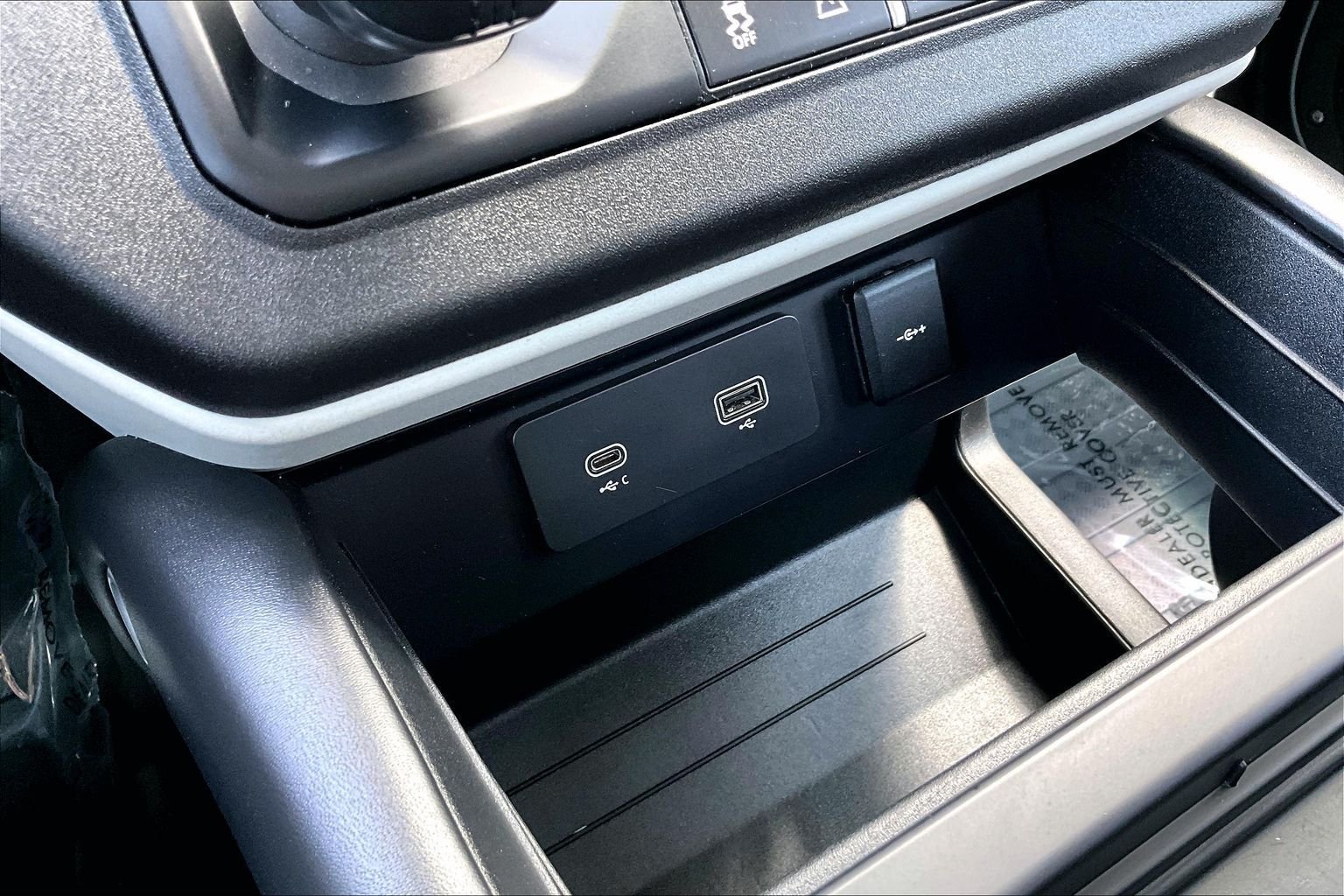 Used 2020 Gray Land Rover HSE image 33