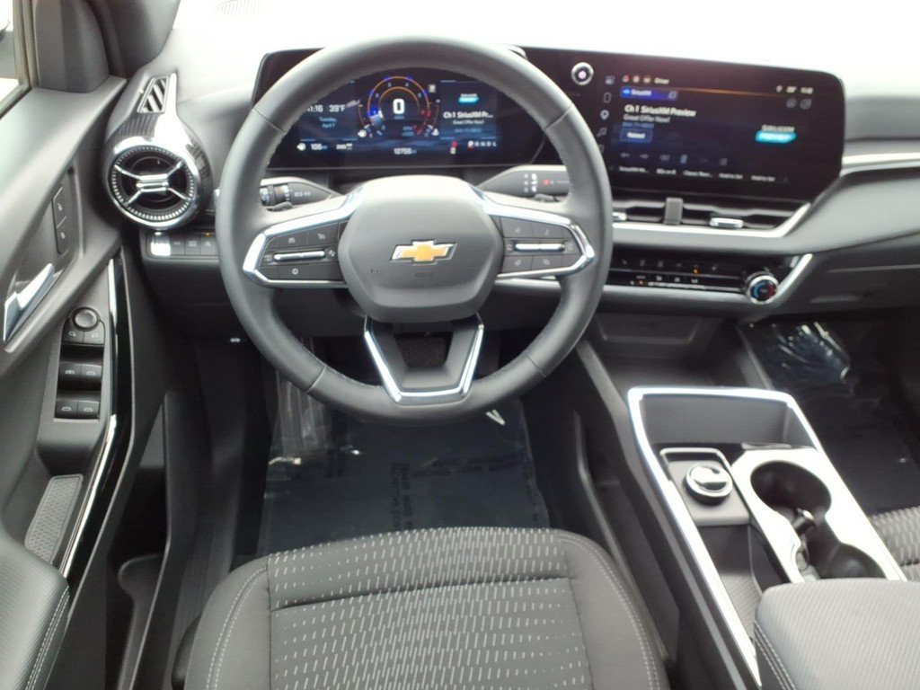 Used 2026  Chevrolet AWD 4dr LT w/2LT image 7