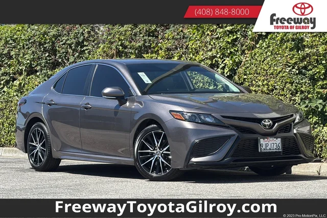 2024 Toyota Camry SE